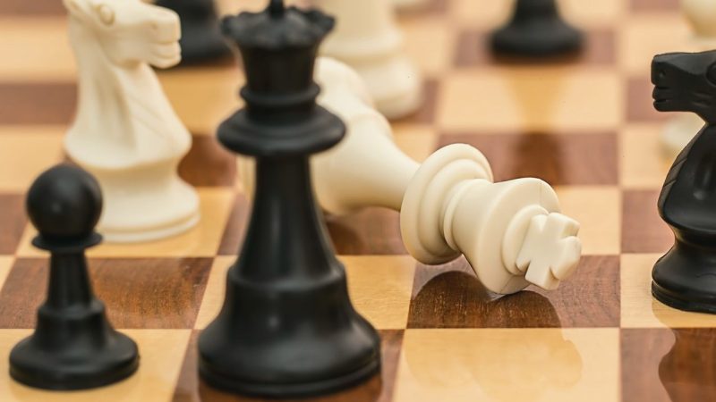 在slots平台成为德州扑克职业玩家：系统化策略与心理博弈全解析
